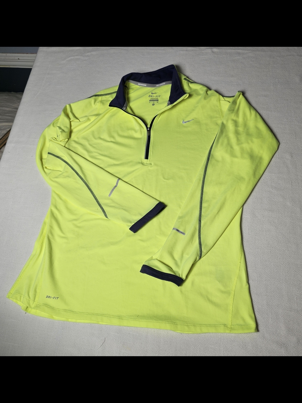 Nike Element Dri-Fit 1/2 Zip Pullover Womens Size XL Neon Yellow